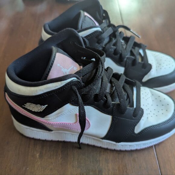 Nike Air Jordan Retro Kids Black and Pink Sneakers - Picture 7 of 13